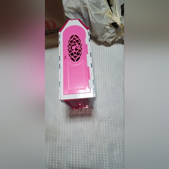 BARBIE EUC GLAM GETAWAY PORTABLE DOLLHOUSE SET - Picture 6 of 7